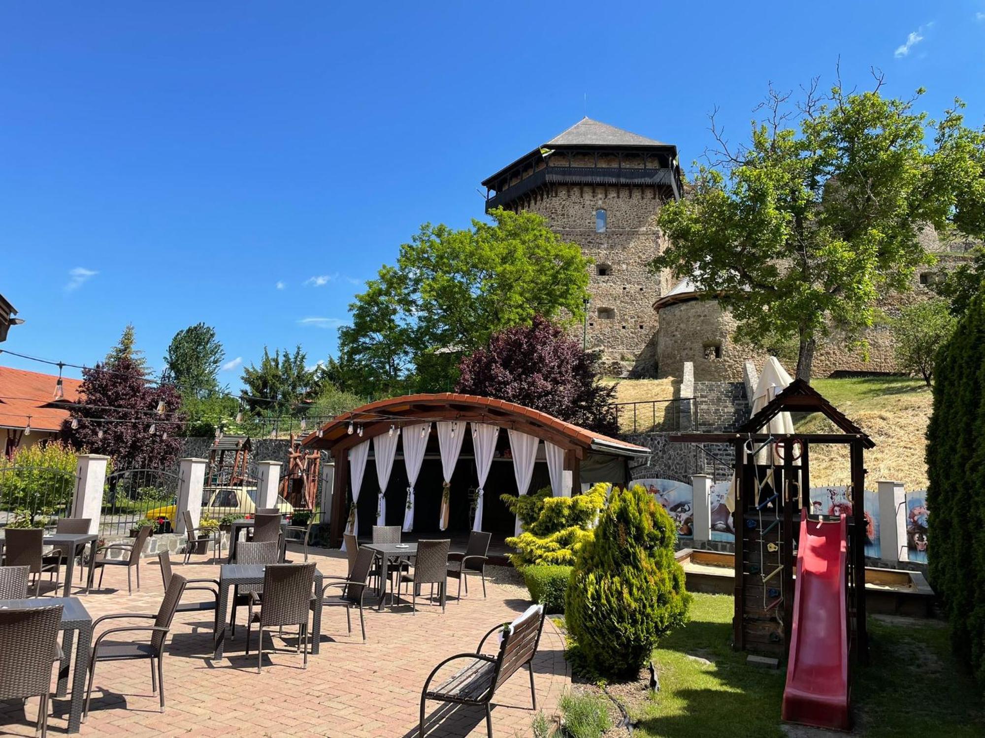 Penzion Bebek Filakovo エクステリア 写真